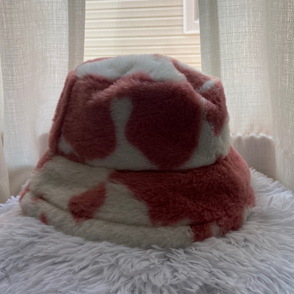 Pink cow prink bucket hat (NEVER WORN)